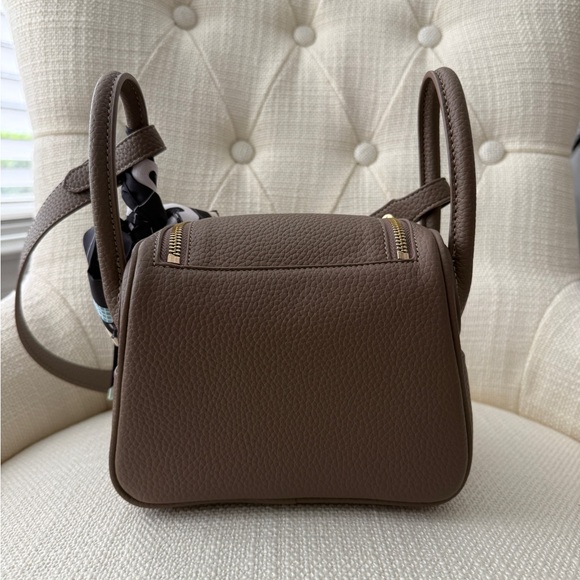 Designer-inspired Lindy Mini in Etoupe (gray-brown) - Picture 4 of 9